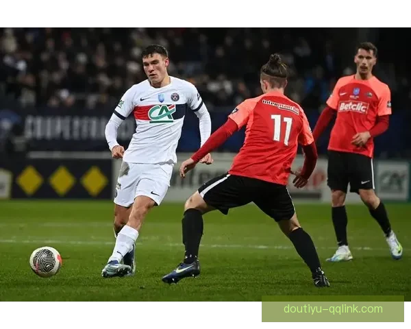 柯尔比以1比0战胜锡普斯特成功晋级,展现出强劲实力与稳定表现 柯尔比以1比0战胜锡普斯特成功晋级,展现出强劲实力与稳定表现