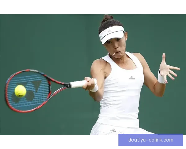 杜沃遭霍赫芬逆转痛失三分 终场前失误成为比赛转折点 杜沃遭霍赫芬逆转痛失三分 终场前失误成为比赛转折点