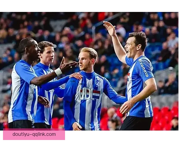 FC埃因霍温与格拉夫夏普激战成和双方攻防拉锯上演精彩对决结局握手言和